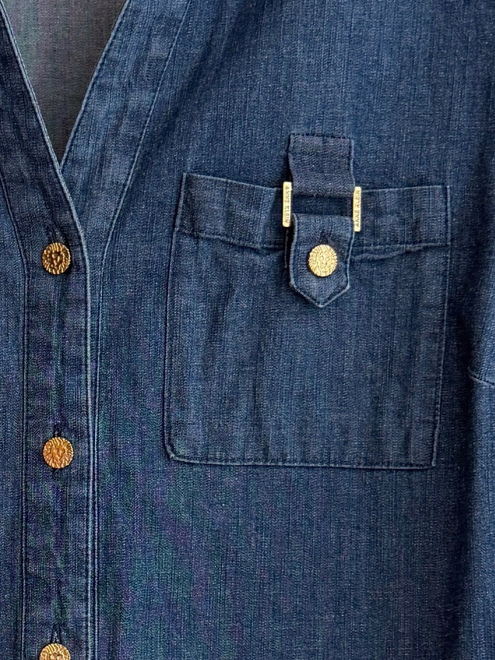 ANNE KLEIN Denim Short Sleeve Button Front Shirt V Neck Western Classic Chic - Picture 7 of 13